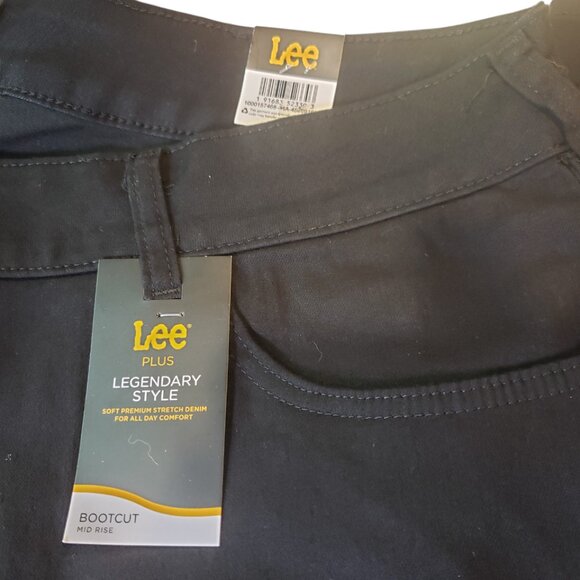 LEE REGULAR FIT MID RISE BOOTCUT WOMENS 26W BLACK NWT NEW 46” WAIST 30” INSEAM - Picture 2 of 6